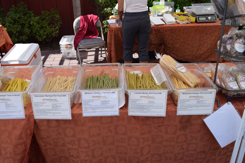 different kinds of pappardelle pasta! I end up buying the garlic chive kind!
