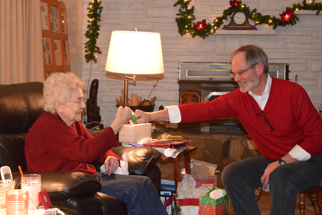 Grandma and DIL with their Seahawks rings. They look so happy..GO HAWKS!